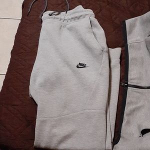 Nike sweatsuit